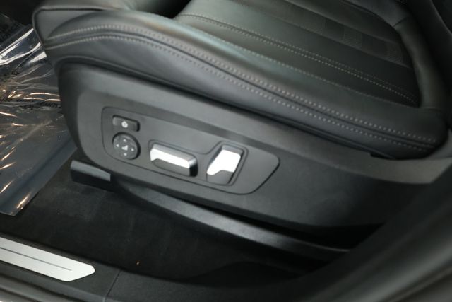 2022 BMW X6 xDrive40i SAV with Heated Front Seats, Armrests & Steering Wheel - 22928777 - 9