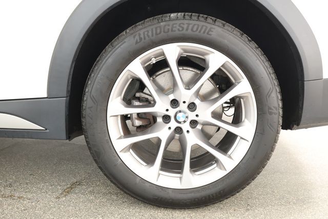 2022 BMW X6 xDrive40i SAV with Heated Front Seats, Armrests & Steering Wheel - 22928777 - 6