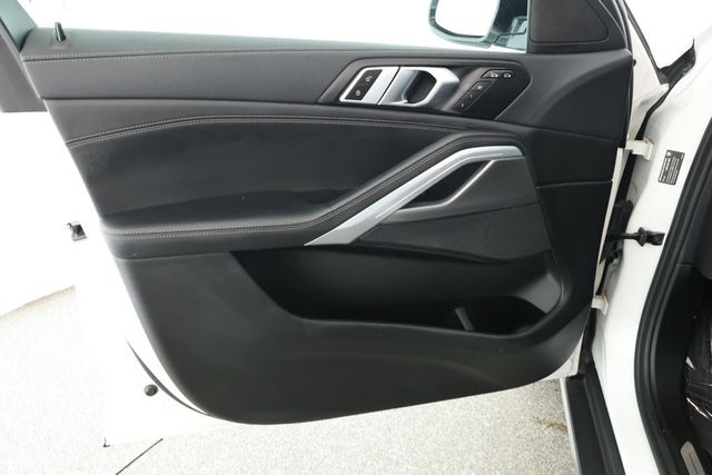 2022 BMW X6 xDrive40i SAV with Heated Front Seats, Armrests & Steering Wheel - 22928777 - 8