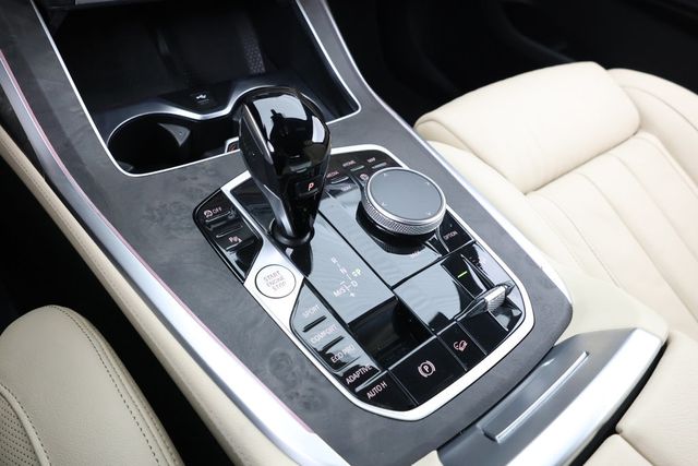 2022 BMW X7 xDrive40i SAV with M Sport, Premium, Luxury Seating Packages - 22939556 - 14