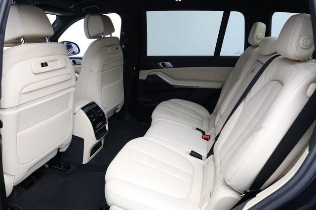 2022 BMW X7 xDrive40i SAV with M Sport, Premium, Luxury Seating Packages - 22939556 - 19