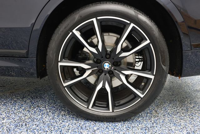 2022 BMW X7 xDrive40i SAV with M Sport, Premium, Luxury Seating Packages - 22939556 - 5