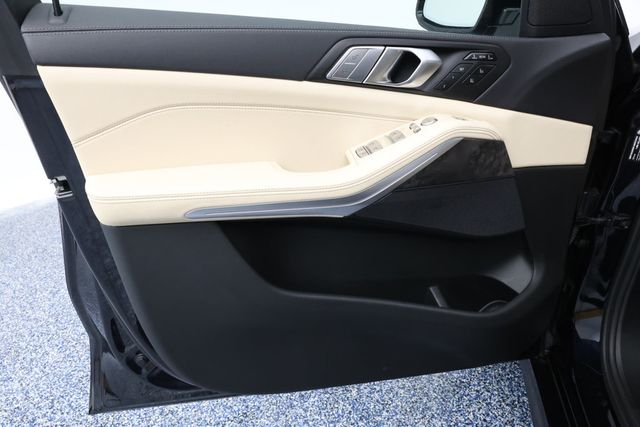 2022 BMW X7 xDrive40i SAV with M Sport, Premium, Luxury Seating Packages - 22939556 - 7