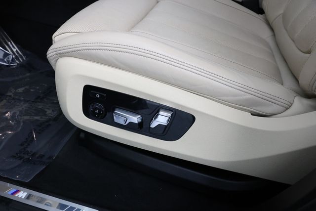 2022 BMW X7 xDrive40i SAV with M Sport, Premium, Luxury Seating Packages - 22939556 - 8