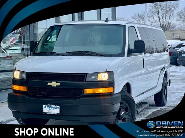 2022 Chevrolet Express Passenger LS's photo