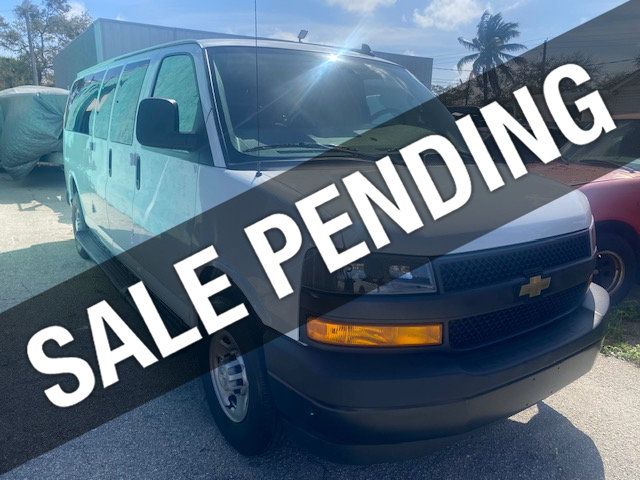 2022 Chevrolet Express Passenger RWD 3500 155" LS - 22782643 | Video 1