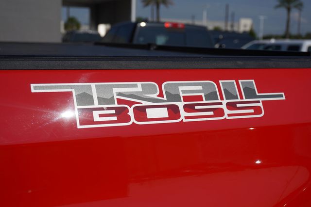 2022 Chevrolet Silverado 1500 4WD Crew Cab 147" Custom Trail Boss - 22918571 - 8