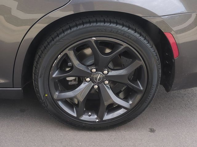 2022 Chrysler 300 300S RWD - 22803463 - 10