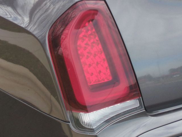 2022 Chrysler 300 300S RWD - 22803463 - 12