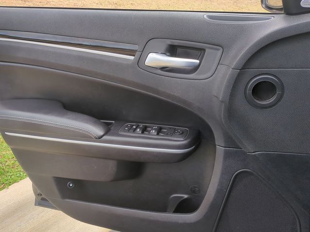 2022 Chrysler 300 300S RWD - 22803463 - 21