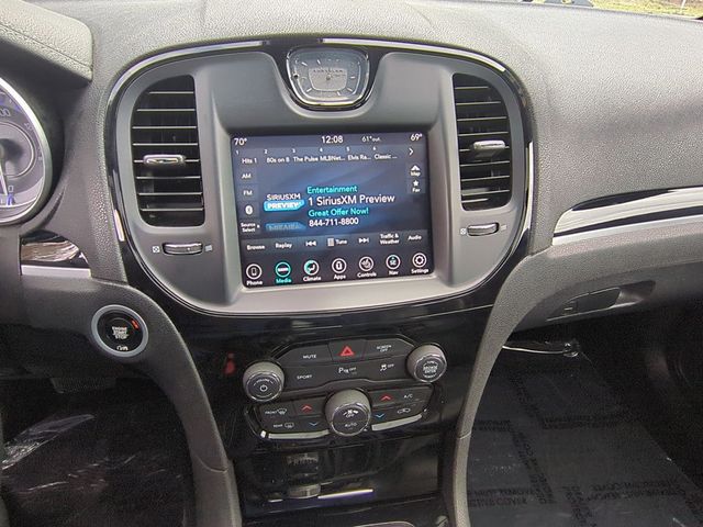 2022 Chrysler 300 300S RWD - 22803463 - 26