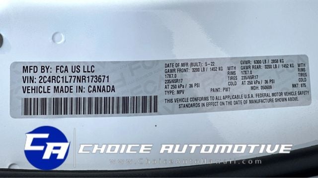 2022 Chrysler Pacifica Hybrid Touring L FWD - 22384975 - 28