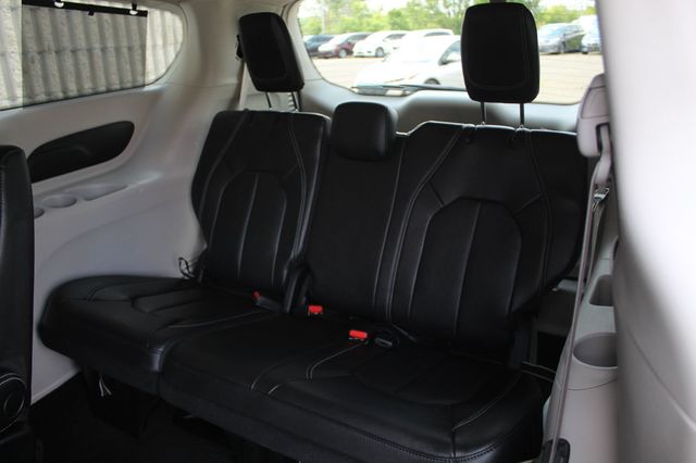 2022 Chrysler Pacifica ONE OWNER AWD TOURING L W/ LEATHER INTERIOR - 22891813 - 28