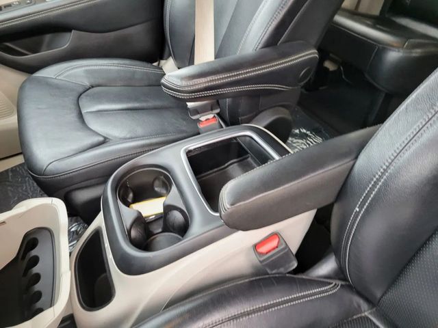 2022 Chrysler Pacifica Touring L Van 4D - 22924044 - 13