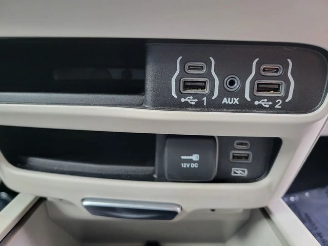 2022 Chrysler Pacifica Touring L Van 4D - 22924044 - 17