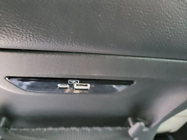 2022 Chrysler Pacifica Touring L Van 4D - 22924044 - 23