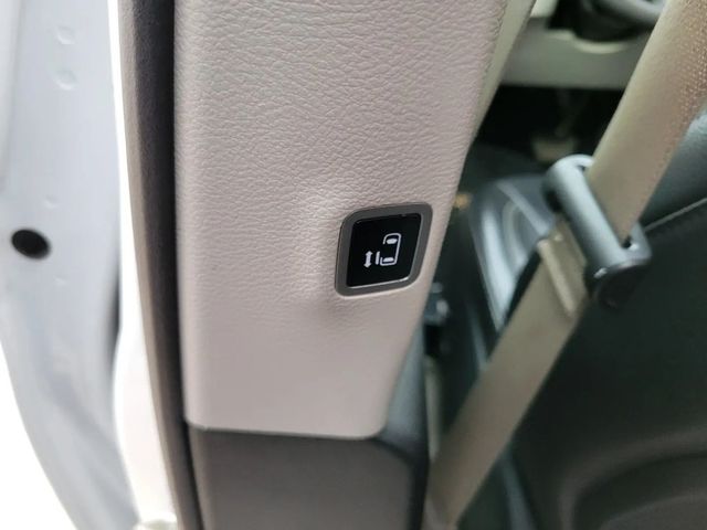 2022 Chrysler Pacifica Touring L Van 4D - 22924044 - 25