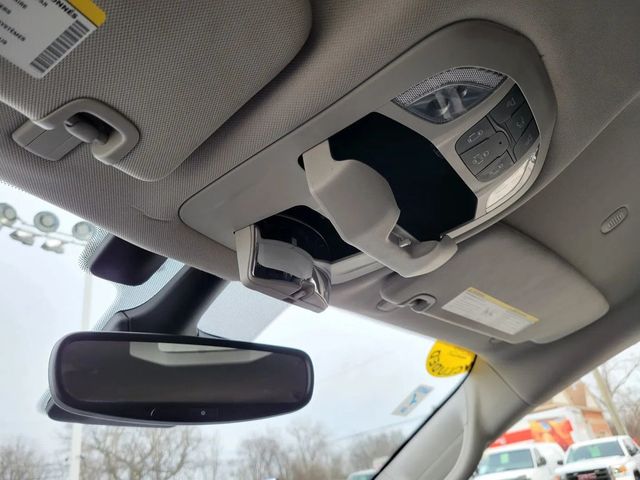 2022 Chrysler Pacifica Touring L Van 4D - 22924044 - 28