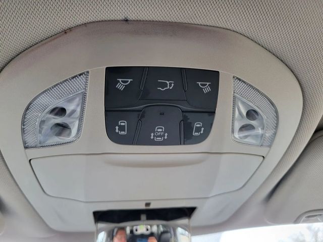 2022 Chrysler Pacifica Touring L Van 4D - 22924044 - 29