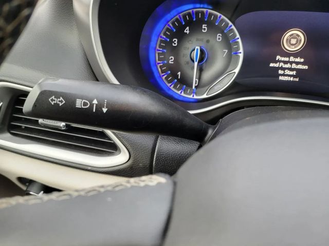 2022 Chrysler Pacifica Touring L Van 4D - 22924044 - 31