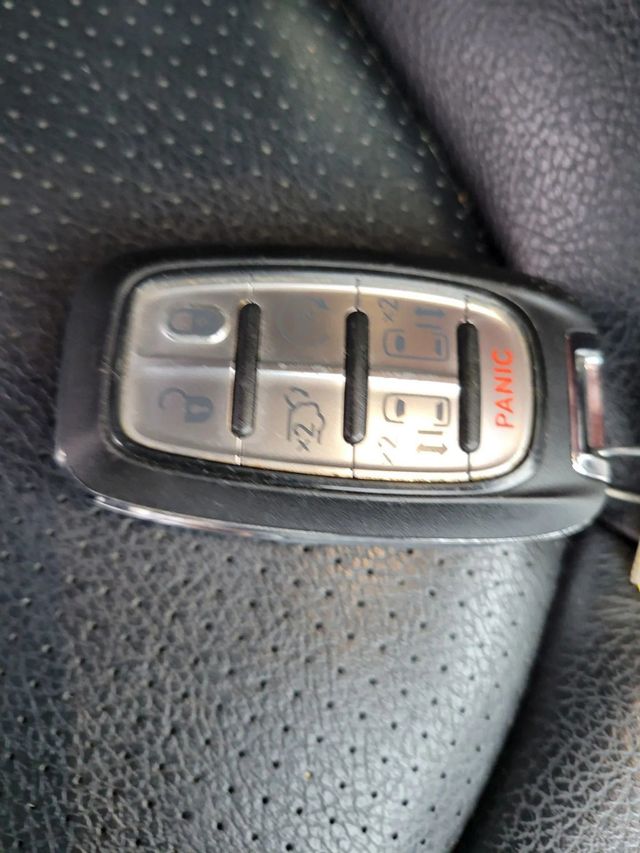 2022 Chrysler Pacifica Touring L Van 4D - 22924044 - 35