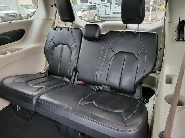 2022 Chrysler Pacifica Touring L Van 4D - 22924044 - 5