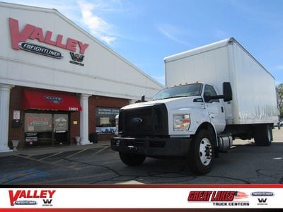 2022 Ford Box truck - 1FDWF7DC1NDF01898