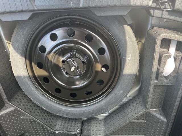 2022 Ford Edge Titanium - 22858218 - 27