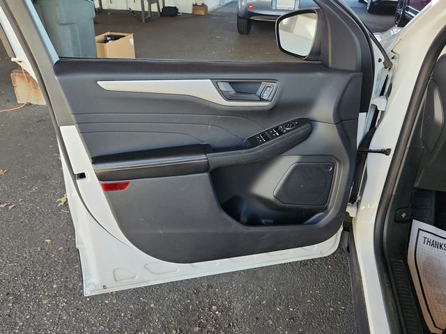 2022 Ford Escape SE AWD with Rear Parking Sensors - 22934680 - 21