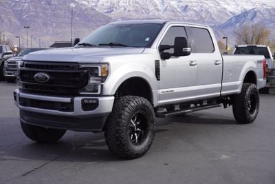 2022 Ford F-350 Super Duty Lariat's photo