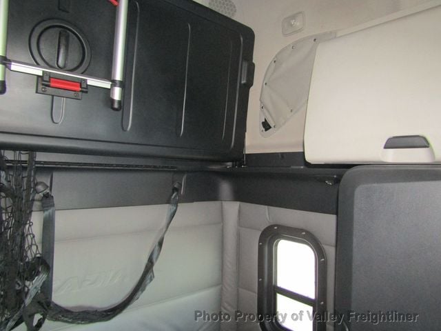 2022 Freightliner Cascadia 126  - 22928798 - 12
