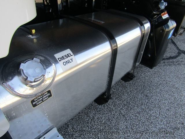 2022 Freightliner M2 106  - 22902395 - 13