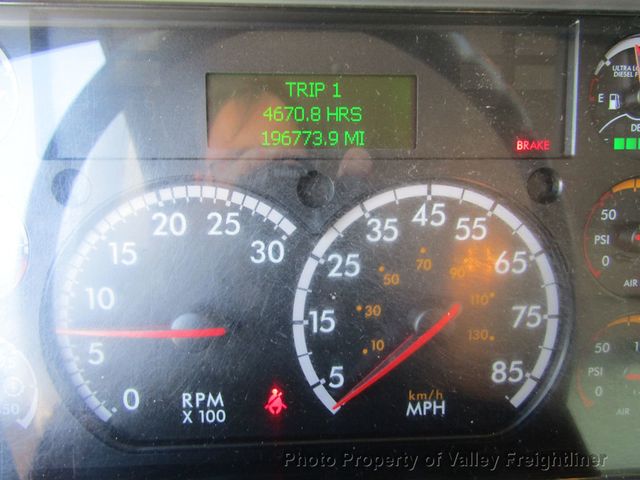 2022 Freightliner M2 106  - 22902395 - 33