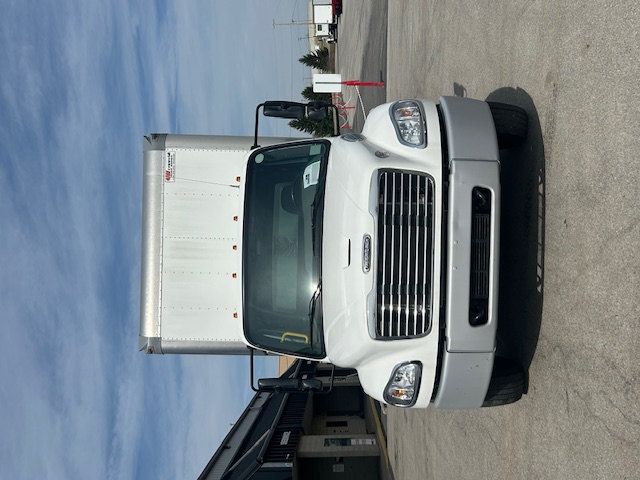 2022 Freightliner M2 106  - 22801654 - 1