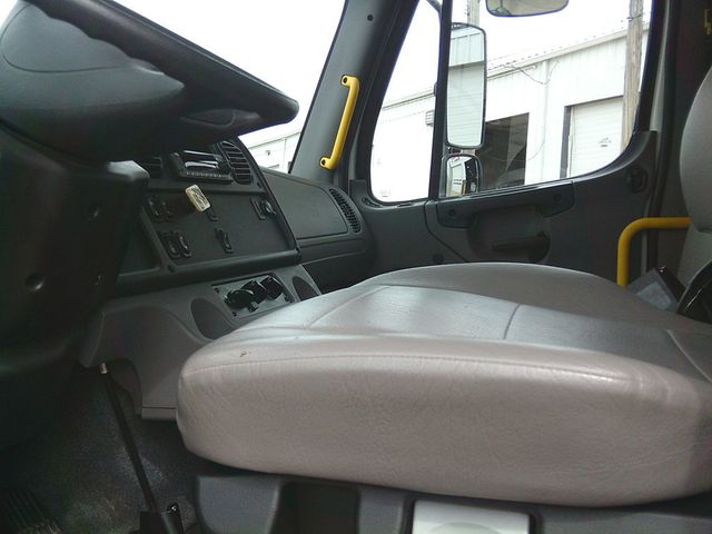 2022 Freightliner M2 106 2022 FREIGHTLINER M2 106 26' BOX - 22430103 - 9