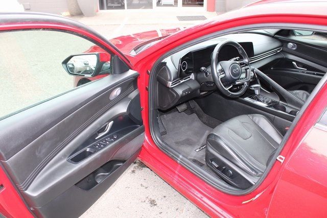 2022 Hyundai Elantra Limited IVT - 22929769 - 10