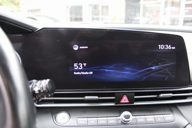 2022 Hyundai Elantra Limited IVT - 22929769 - 17