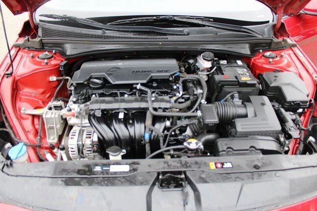 2022 Hyundai Elantra Limited IVT - 22929769 - 24