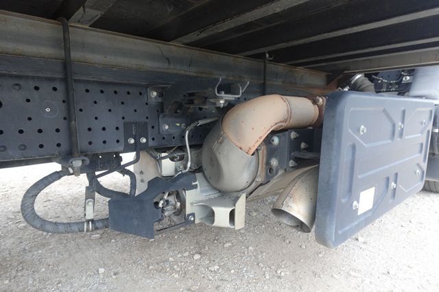 2022 Isuzu NPR HD (18ft Box with Lift Gate) - 22935971 - 12