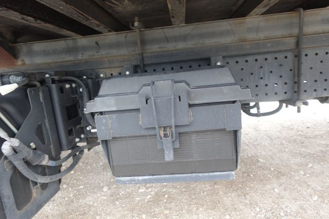 2022 Isuzu NPR HD (18ft Box with Lift Gate) - 22935971 - 28