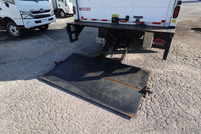 2022 Isuzu NPR HD (18ft Box w/ Lift Gate) - 22938146 - 16