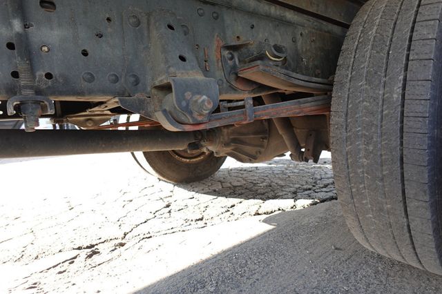 2022 Isuzu NPR HD (18ft Box w/ Lift Gate) - 22938146 - 23