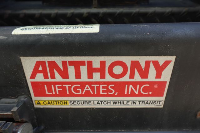 2022 Isuzu NPR HD (18ft Box w/ Lift Gate) - 22938530 - 16