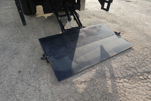 2022 Isuzu NPR HD (18ft Box w/ Lift Gate) - 22938530 - 18