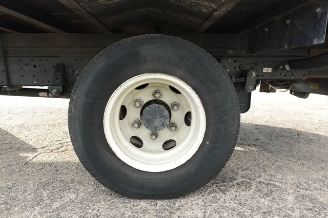 2022 Isuzu NPR HD (18ft Box w/ Lift Gate) - 22938530 - 25