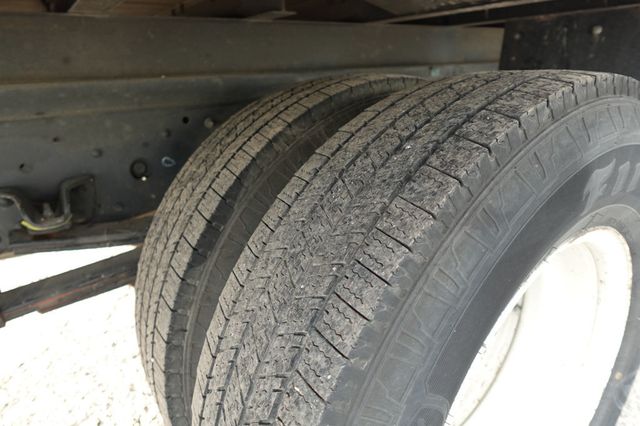 2022 Isuzu NPR HD (18ft Box w/ Lift Gate) - 22938530 - 26