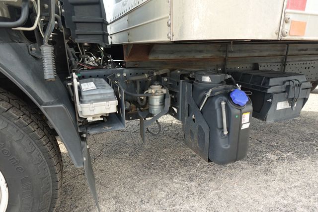 2022 Isuzu NPR HD (18ft Box w/ Lift Gate) - 22938530 - 31