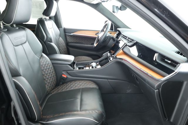 2022 Jeep Grand Cherokee 4xe Summit Reserve 4x4 w/ Advanced ProTech Group IV & Luxury Tech V - 22925164 - 22