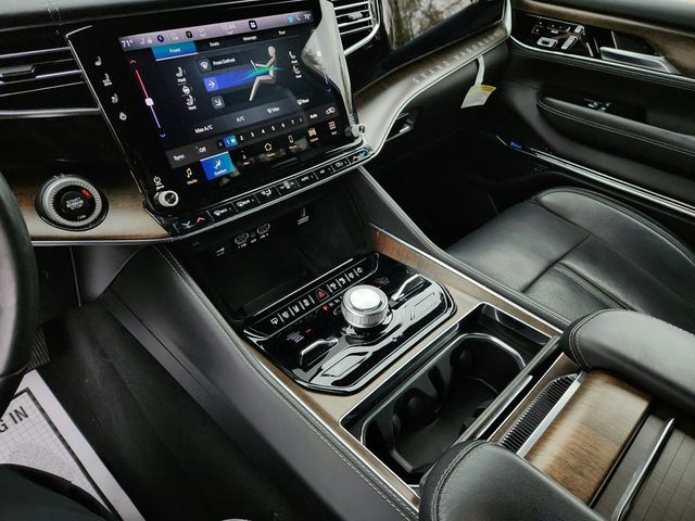 2022 Jeep Grand Wagoneer Series II 4x4 with 22'' Wheels & Front Passenger Int. Display - 22934171 - 15