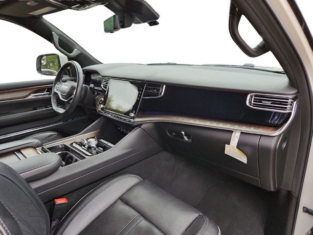 2022 Jeep Grand Wagoneer Series II 4x4 with 22'' Wheels & Front Passenger Int. Display - 22934171 - 18